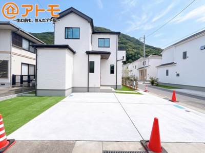 【駐車場】 | 沼津市下香貫2092番　新築一戸建て　全1棟 | ゆったりスペースで、駐車も楽ちん♪