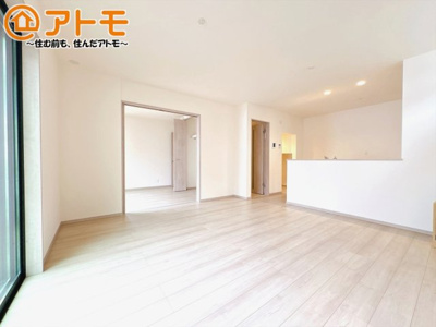 【居間・リビング】 | 沼津市下香貫2092番　新築一戸建て　全1棟