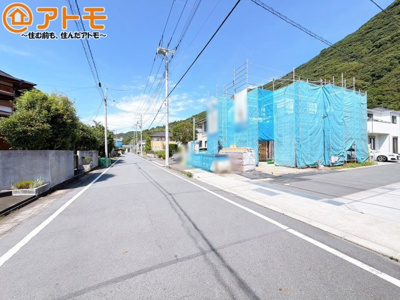 【前面道路含む現地写真】 | 沼津市下香貫2092番　新築一戸建て　全1棟