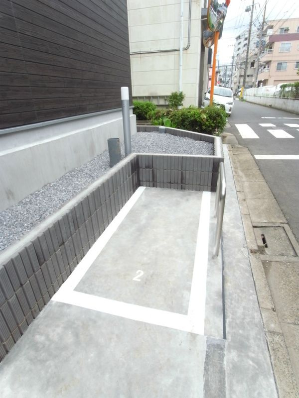リブリ・ウッドストックの駐車場