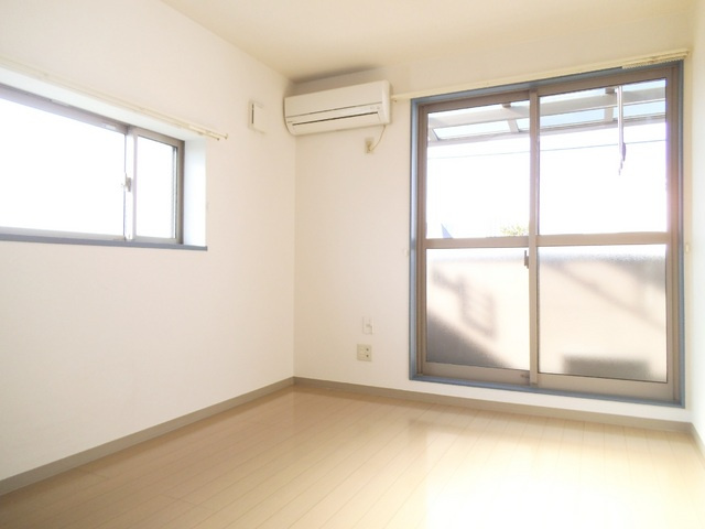 セレ志茂の居間・リビング|2面採光の明るいお部屋です！