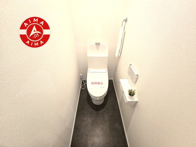 福岡市南区皿山1丁目第1-2棟（2号棟）の内観：施工例|温水洗浄便座を完備しております。2ヶ所にトイレがあるのは朝の慌ただしい時間も安心です。