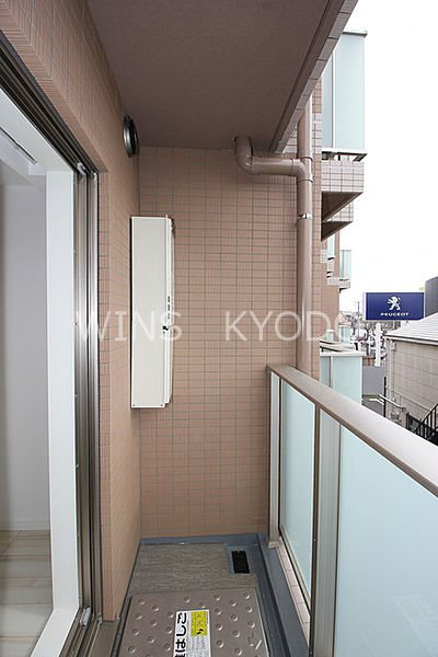 世田谷区成城３丁目の賃貸マンションのバルコニー