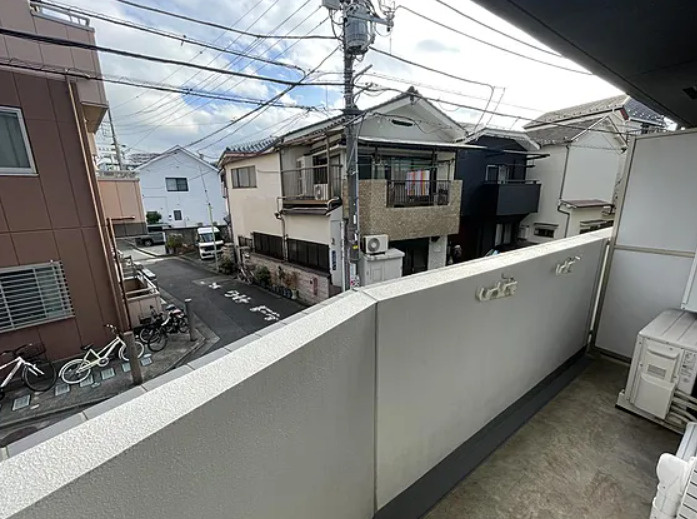 プレセダンヒルズ向島Ｅａｓｔのバルコニー