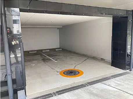 プレセダンヒルズ向島Ｅａｓｔの駐車場