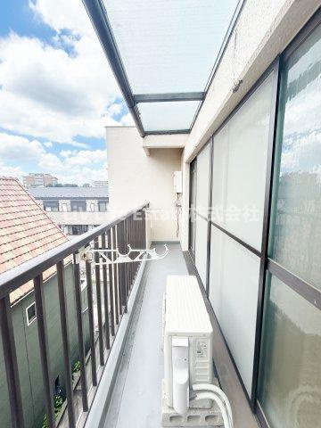 小平市学園西町１丁目の賃貸マンションのバルコニー