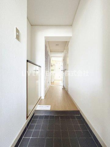 小平市学園西町１丁目の賃貸マンションの玄関