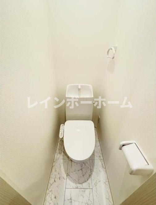 セナリオフォルム柏11【仲介手数料：50％OFF】対象物件！のトイレ|落ち着いた色調のトイレです