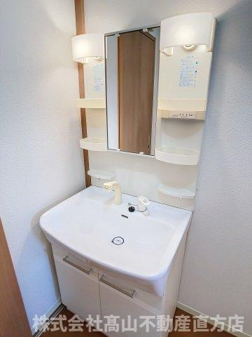 宮若市本城のアパートの洗面所