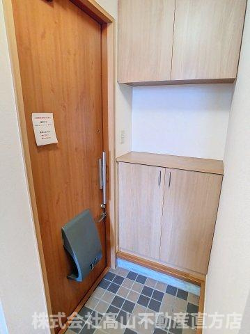 宮若市本城のアパートの玄関