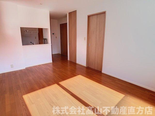 宮若市本城のアパートの居間・リビング