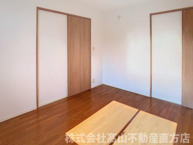 宮若市本城のアパートの洋室
