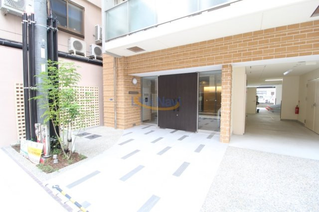 【エントランス】 | Y&Rino Residence