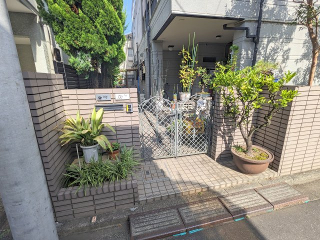 ガーデンヒルズのエントランス