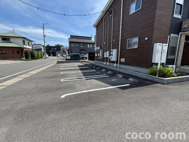 ラマニアⅠの駐車場