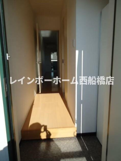 LEO弐拾伍番館 の玄関