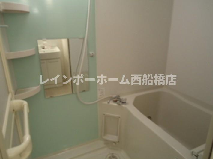 LEO弐拾伍番館 の浴室