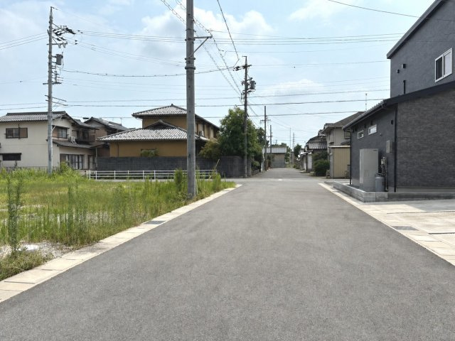 新築戸建　大垣市静里町　全2区画分譲の前面道路含む現地写真|「現地（2026年8月3日）撮影」　
■前面道路　
■ヤマダ不動産　株式会社リライフ