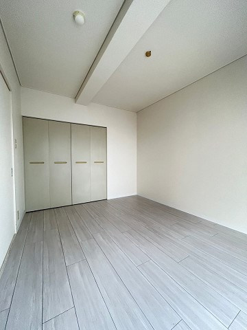 フロントリバー東難波の寝室