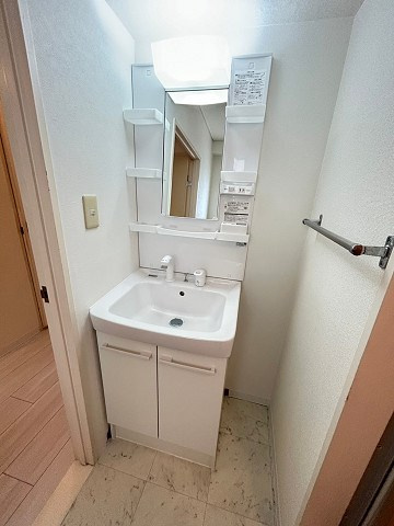 フロントリバー東難波の洗面所