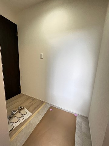 フジパレス尼崎立花Ⅰ番館の玄関
