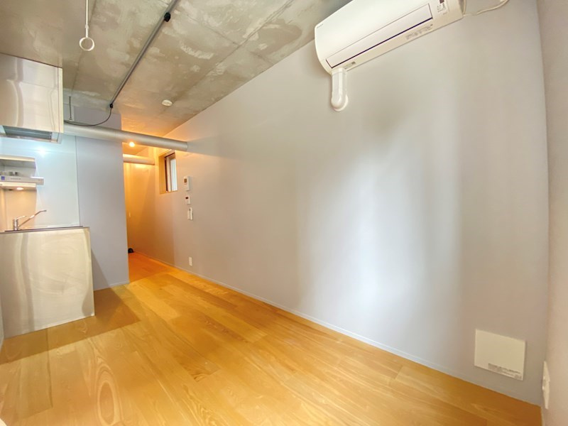 ＰＡＳＥＯ ＳＡＮＧＥＮＪＡＹＡ ＥＡＳＴ ＷＥＳＴの居間・リビング