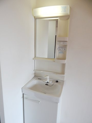 都立大マンションの独立洗面台