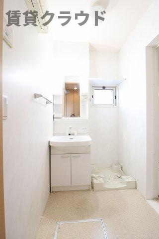 パークストリートの洗面所|明るい洗面所です