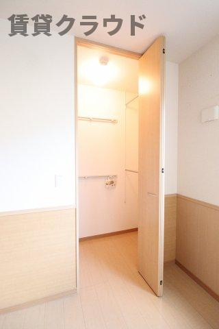 パークストリートの収納|ちょっとした収納スペースも充実しています