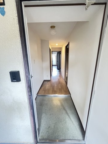 甲南タマタニマンションの玄関