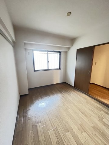 甲南タマタニマンションの寝室