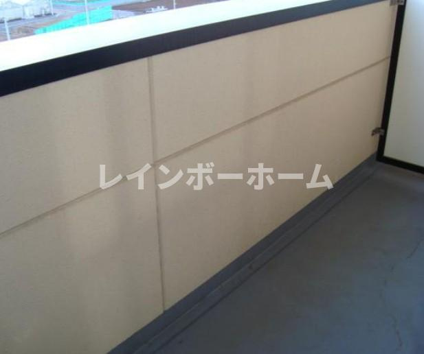 リバパレスおおたかの森のバルコニー|暖かな日差しのふりそそぐバルコニー