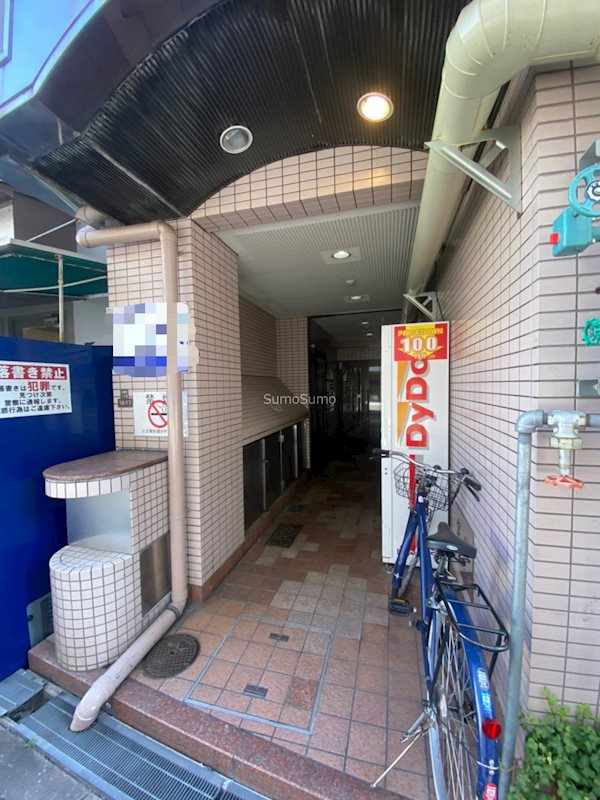 アメニティ北堀江のエントランス