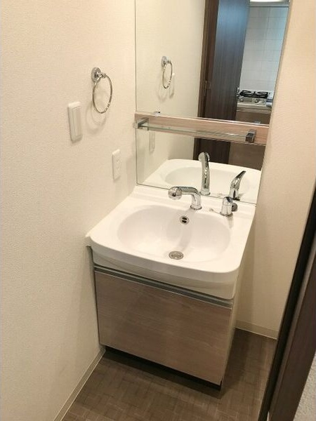 プレサンス梅田東アルファの洗面所