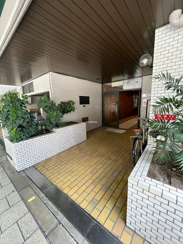 ストークマンション内本町のエントランス