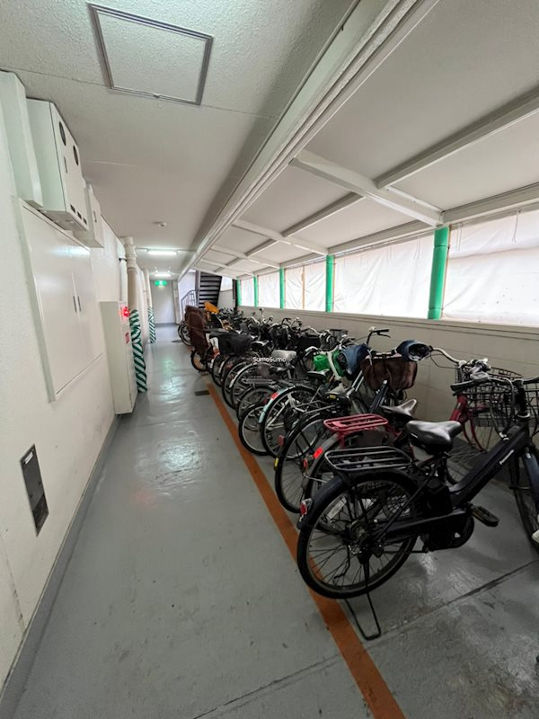 ストークマンション内本町の駐車場