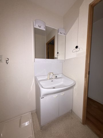 FUKUE BLD 松ヶ枝町の洗面所