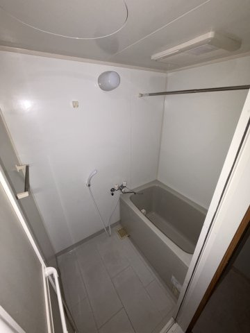 FUKUE BLD 松ヶ枝町の浴室