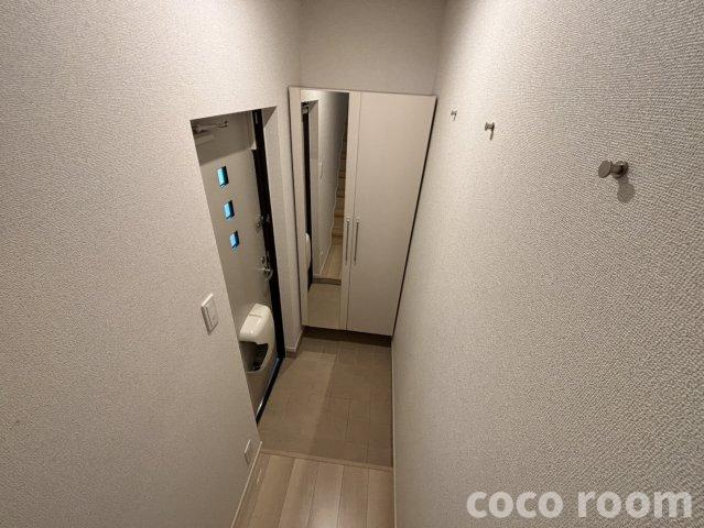 シャトル青葉の玄関