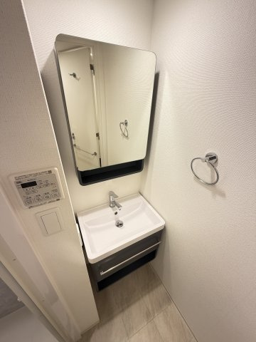 セレニテ神戸ミラクの洗面所