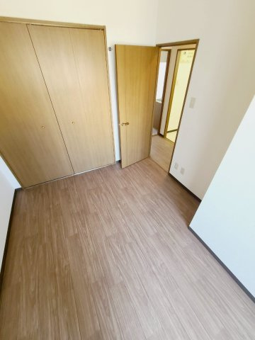 エリーナ宝塚の洋室