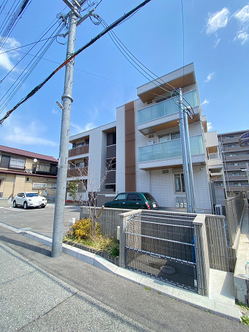 ペルスネージュ岡田 の外観