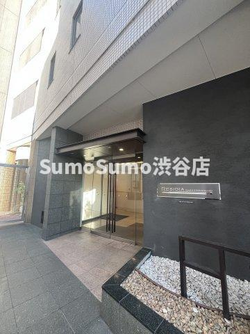 レジディア学芸大学のエントランス