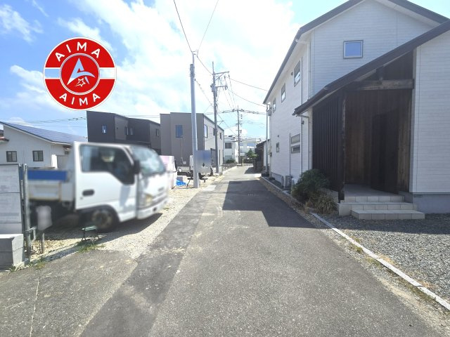 福津市西福間3丁目第1-4棟（3号棟）の外観|前面道路含む現地の写真です。