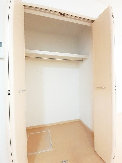 グラース・カルムＡ棟の収納