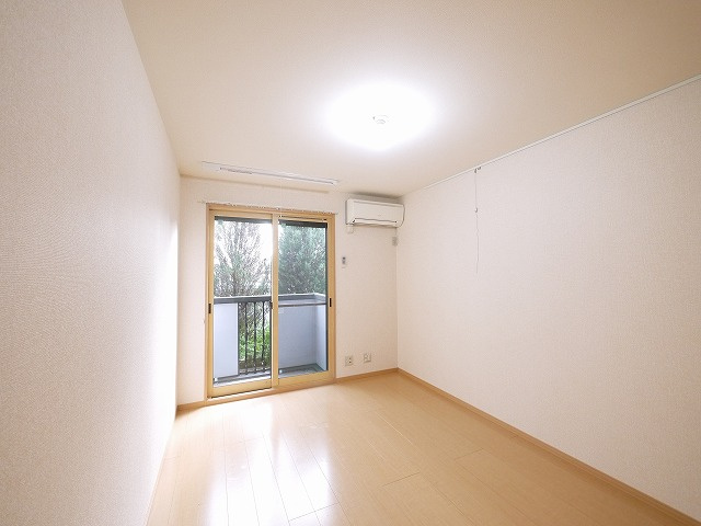 エスポワール　Ｃ棟（南紀寺町）の寝室|使い勝手のいい洋室です