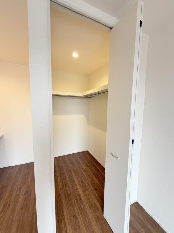 八潮市八潮7丁目　新築戸建　全5棟　3号棟の収納|季節物の大物家電の収納にも便利なウォークインクローゼット