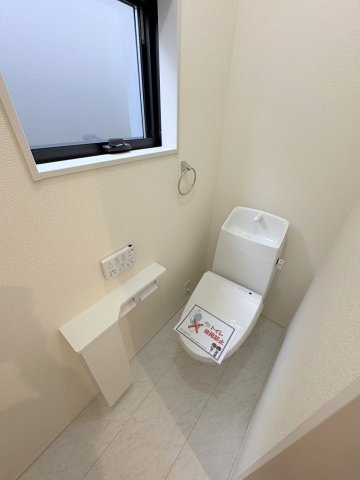 八潮市八潮7丁目　新築戸建　全5棟　4号棟のトイレ|2階のトイレです