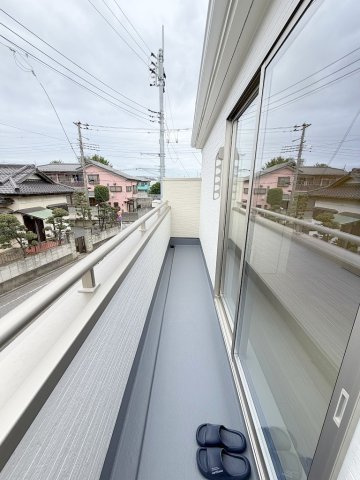 八潮市八潮7丁目　新築戸建　全5棟　5号棟のバルコニー|西向きバルコニーにて陽当り良好