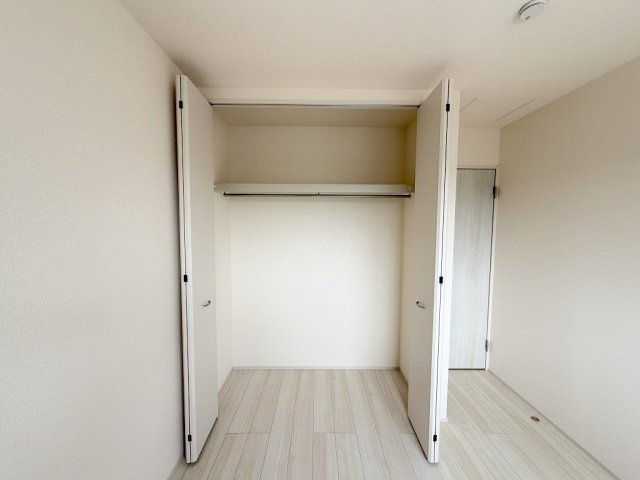 八潮市八潮7丁目　新築戸建　全5棟　5号棟の収納|大切な衣類を収納できるクローゼット完備
